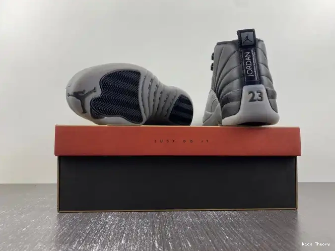 Kicktheory Wolf CT8013-019 Grey Air 12 Black Jordan 0606
